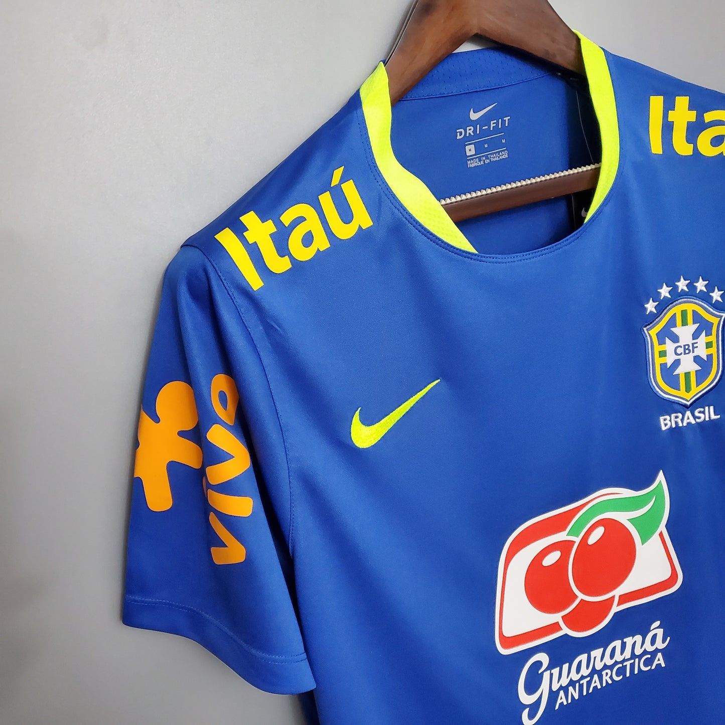 Conjunto de Treino Brazil Fluorescent blue