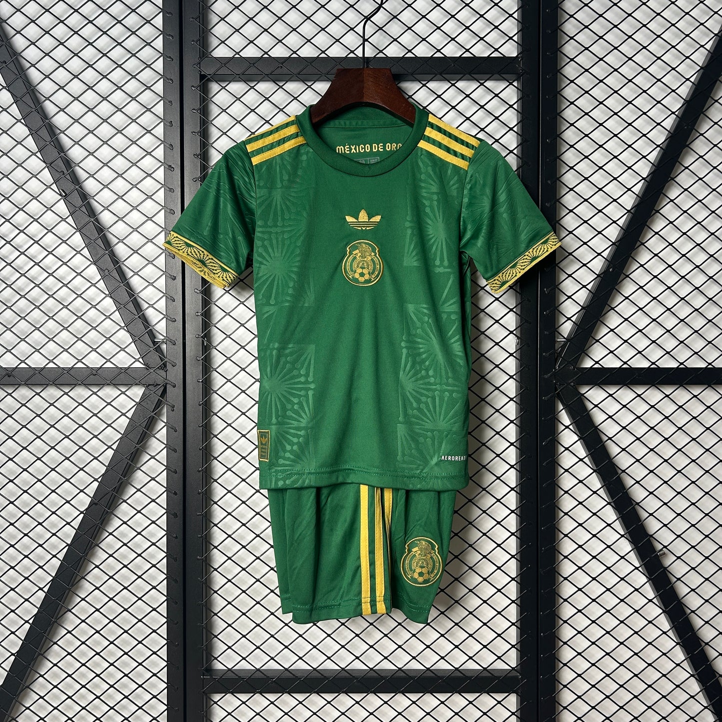 Kids Mexico 2025 edição especial verde