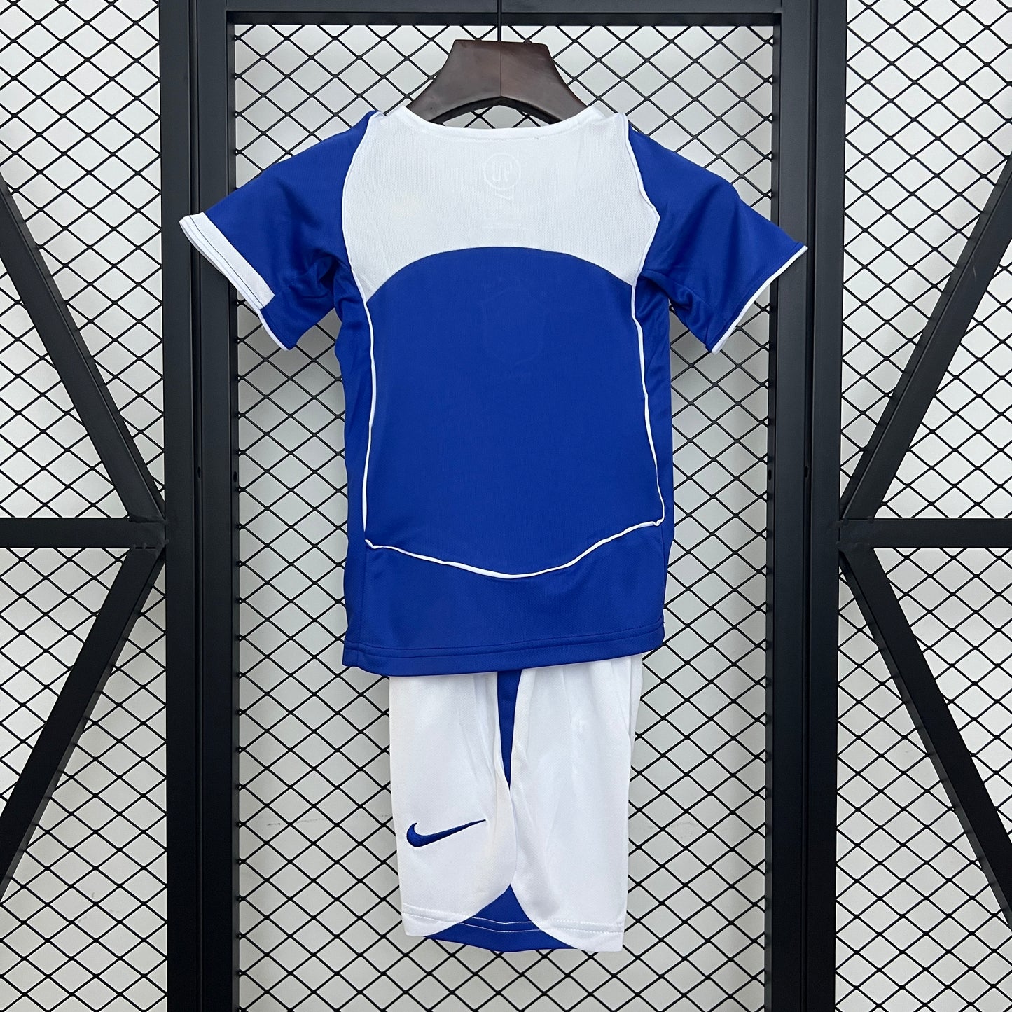 Kids Retrô Brasil 2004 away