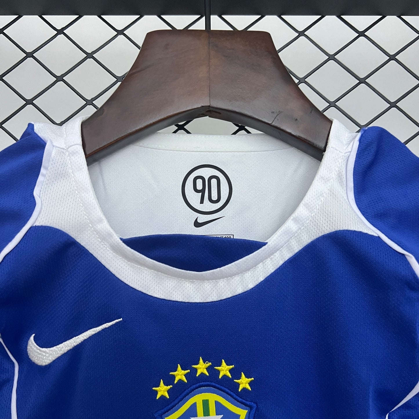 Kids Retrô Brasil 2004 away