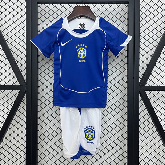 Kids Retrô Brasil 2004 away
