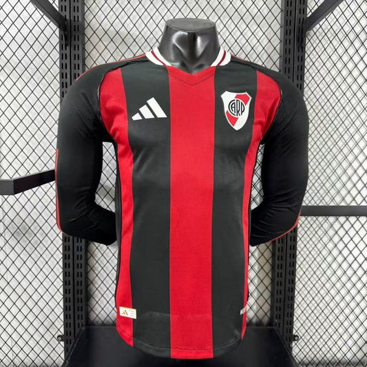 Player River Plate 25/26 away manga longa